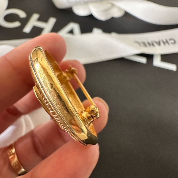 Vintage “CC” Brooch - Picture 6 of 6